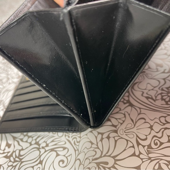 ST. JOHN Black Leather Trifold Wallet - Picture 11 of 15